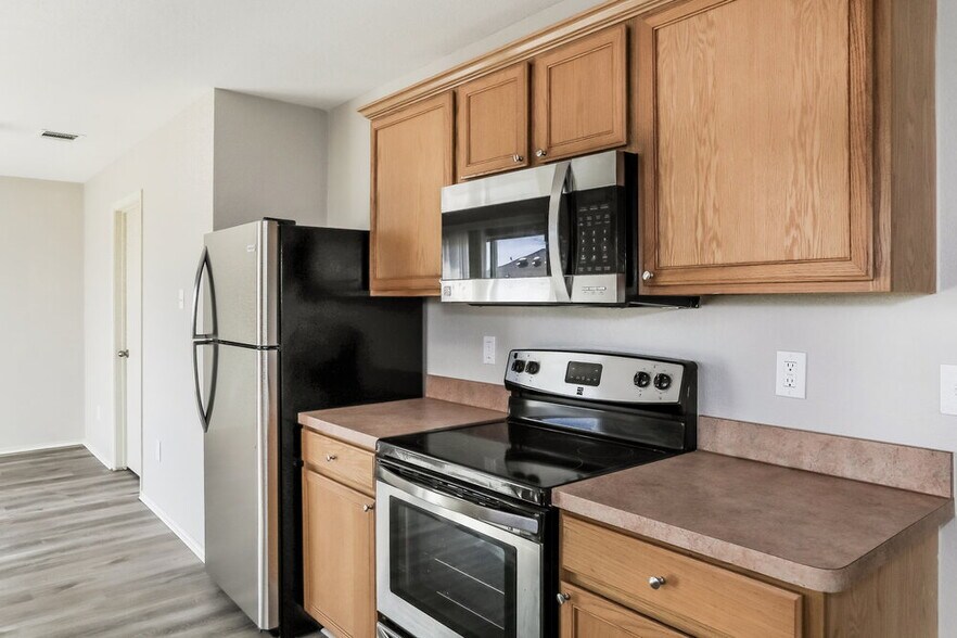 Building Photo - 549 Crystal Springs Dr