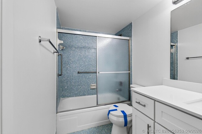Building Photo - 4028 Hythe B