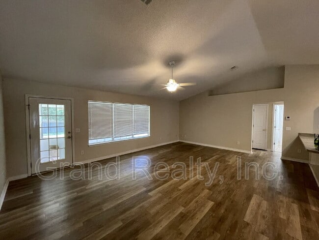 Building Photo - 10337 Wailuku Dr