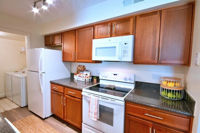 Building Photo - 4221 Windrift Dr
