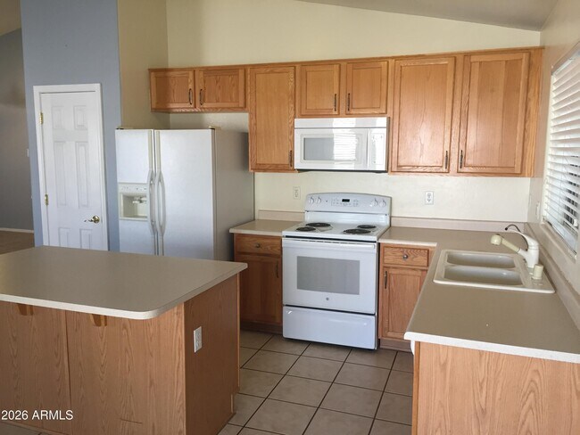 Building Photo - 12710 W Earll Dr
