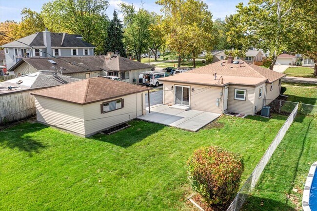 Building Photo - 3604 Owl Dr