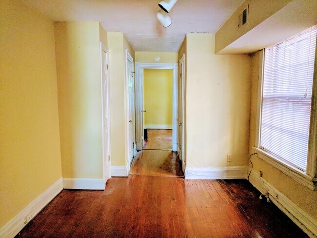 Building Photo - 3312 Ellwood Ave