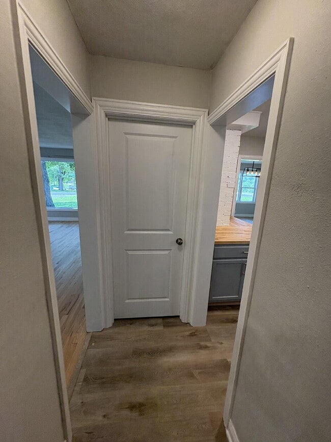Building Photo - 3 bed, 2 bath House for Rent!
