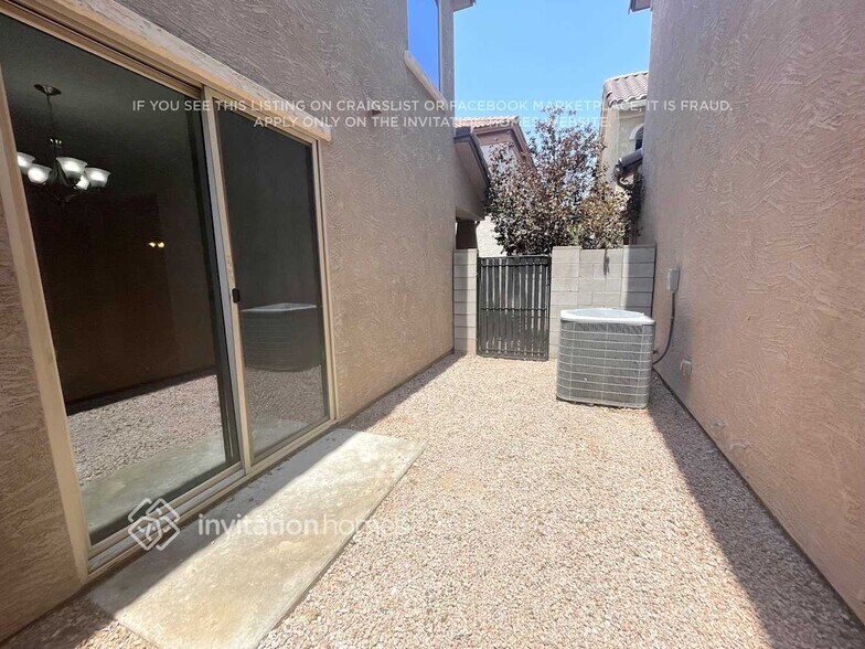 Building Photo - 1463 S Sinova Ave