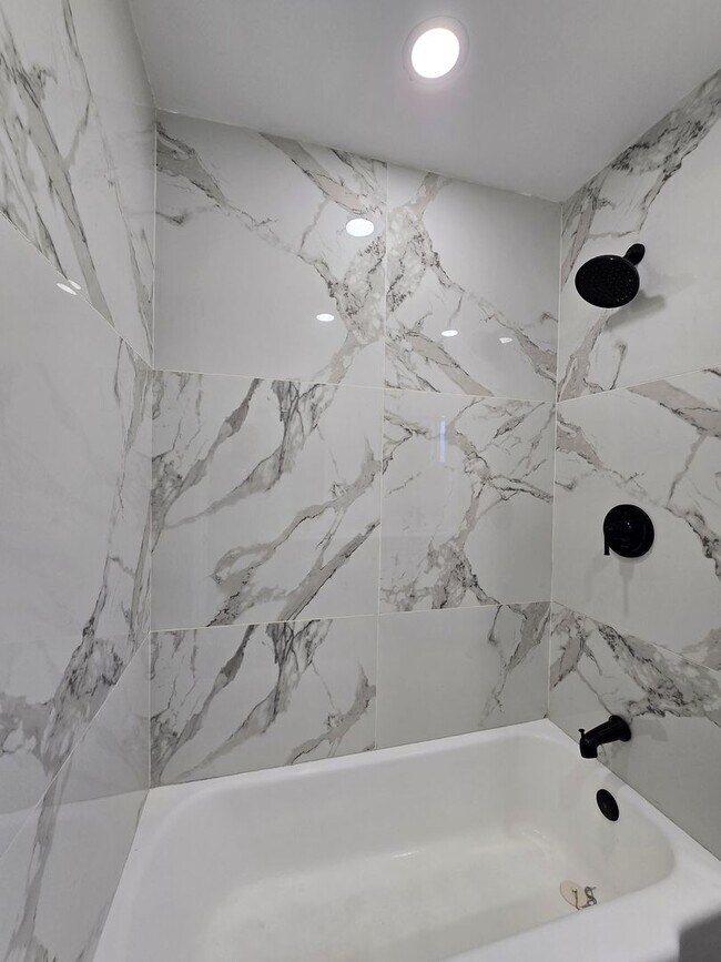 Building Photo - ? Modern 3-Bed, 2-Bath Home with Gorgeous ...