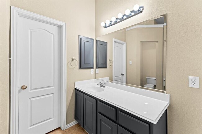 Building Photo - 208 Pecanwood S