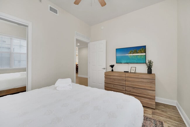 Building Photo - 7501 Mourning Dove Cir