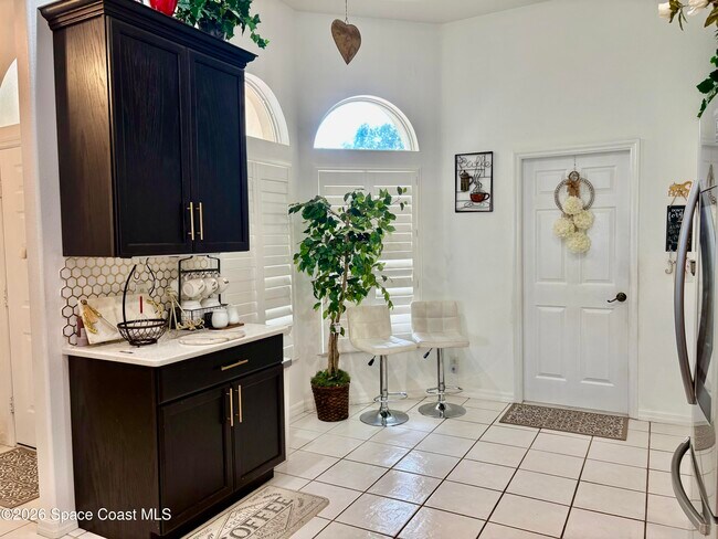 Building Photo - 2141 Chinaberry Cir SE