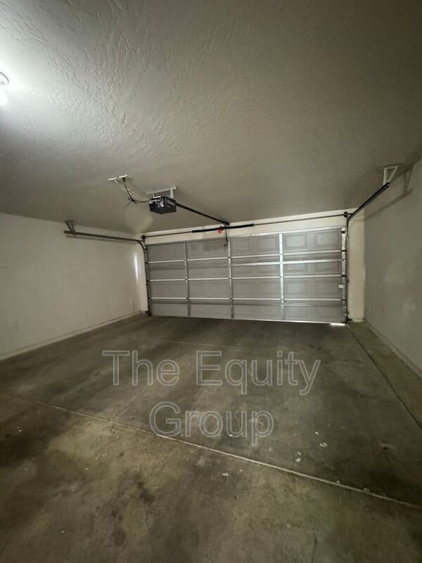 Building Photo - 443 N Park St