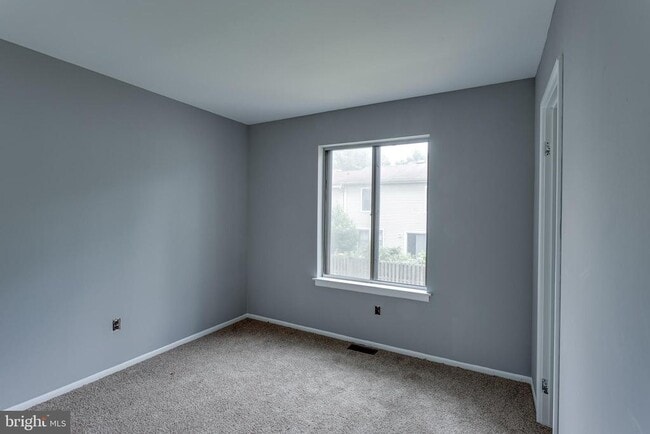 Building Photo - 128 Briar Ct