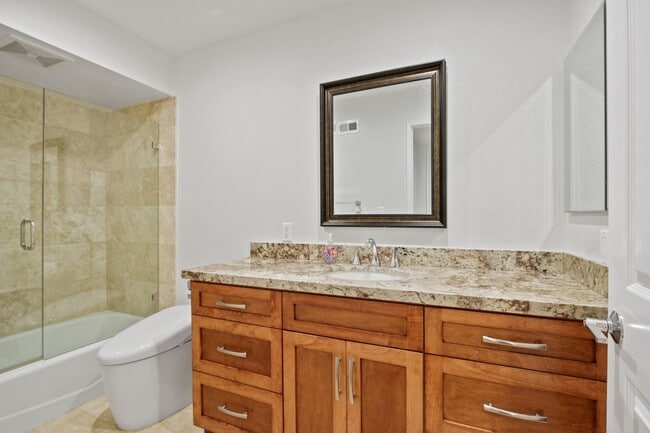 Building Photo - Panoramic View Condo For Lease