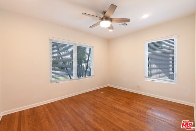 Building Photo - 4948 Petit Ave