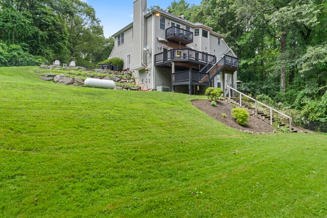 Building Photo - 17 Raven Crest Dr