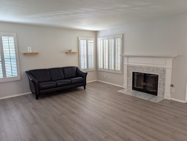 Building Photo - 22649 Copper Hill Dr