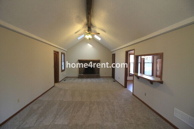 Building Photo - Bedrooms on the Main Level w/ Finished Wal...