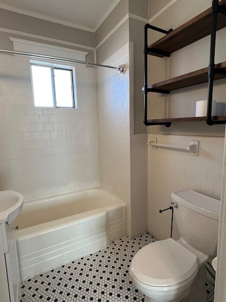 Building Photo - 511 N Church St