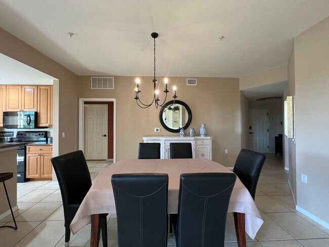 Building Photo - Furnished/Short Term Rental ** Available 9...