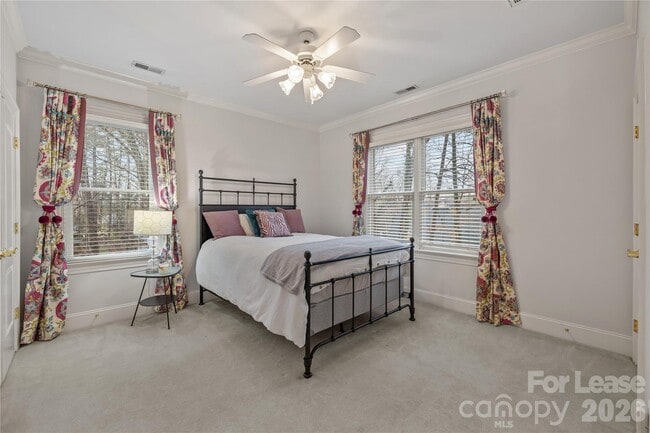Building Photo - 1009 Honors Ct