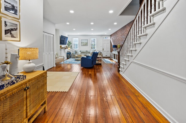 Building Photo - 2207 Lombard St