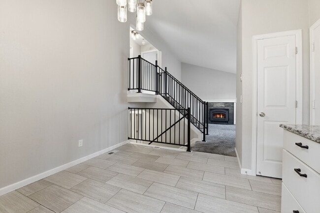 Building Photo - $2,540.95 - 4 Bed, 2 Bath Home in Aurora with Central AC, and In Unit Laundry!