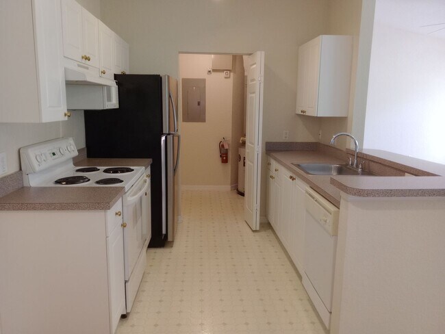 Building Photo - 821 Grand Regency Pointe