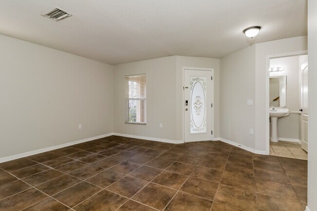 Building Photo - 19738 Timberbluff Dr