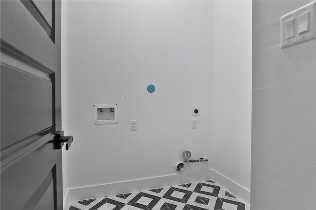 Building Photo - 8109 Bigwood St