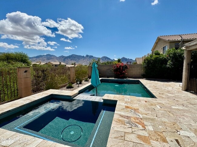 Building Photo - 12768 N Lantern Way