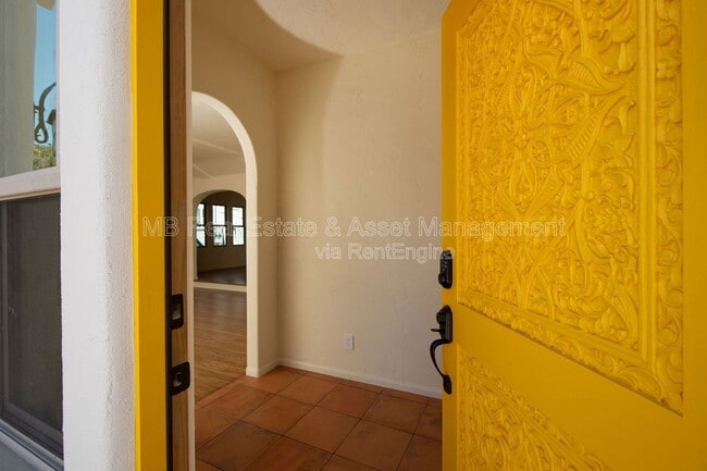 Building Photo - 1260 Ridgeley Dr