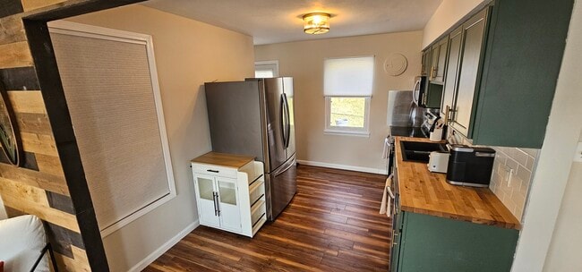 Building Photo - 2604 Tamm Ave