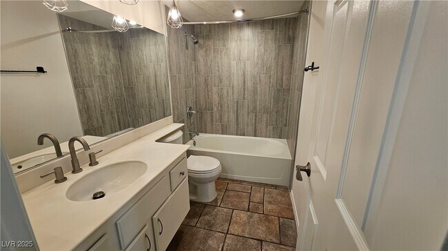 Building Photo - 3365 Othello Dr