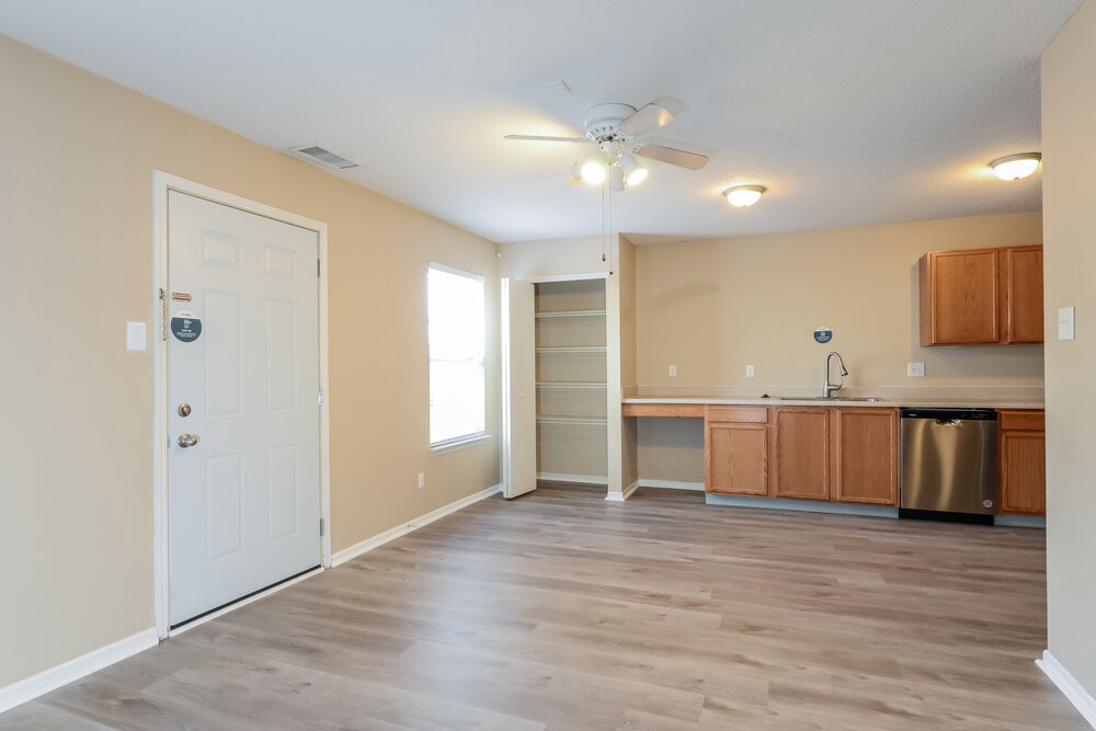 Building Photo - 2371 Summerwood Ln