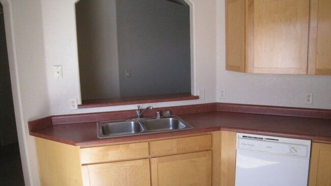 Building Photo - 2BD / 2BA / 2CG - 1,042 sq.ft. rental in S...