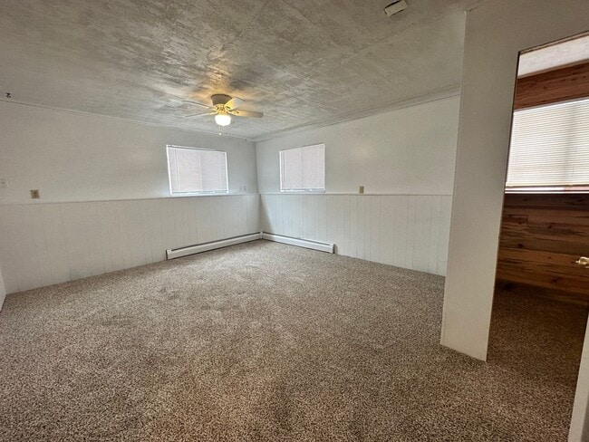 Building Photo - MOVE IN SPECIAL! Cozy 5 bedroom 2 bath Home - Erie