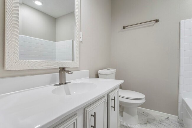 Building Photo - 6602 Indian Lake Dr