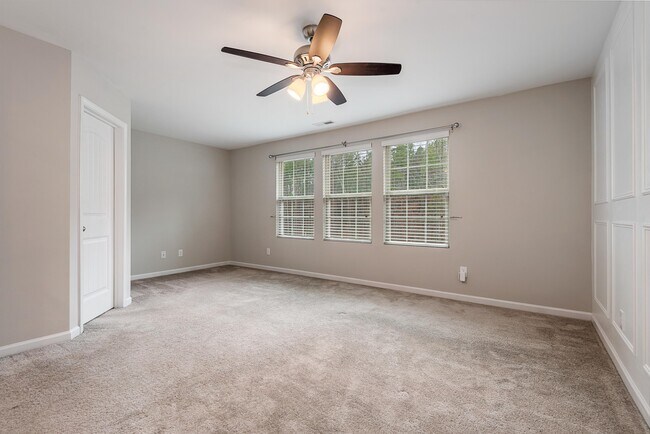 Building Photo - 426 Irving Way