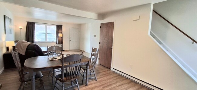 Building Photo - Newly Redone 2 Bed/1 Bath Apartment in Elizabethtown