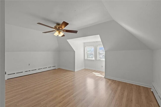 Building Photo - 207 Giffin Ave