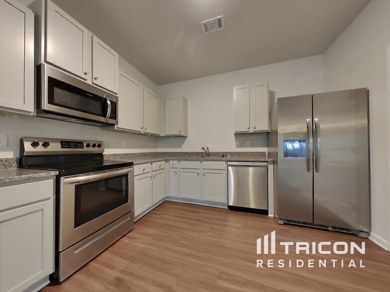 Building Photo - 416 Wallace Cir