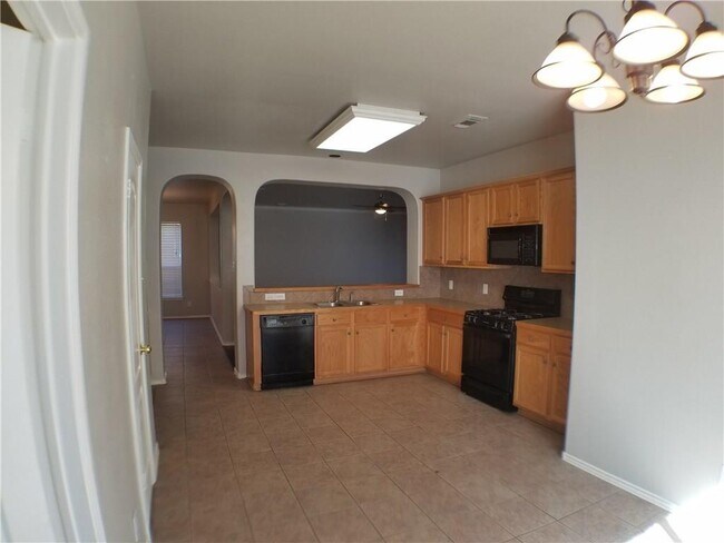 Building Photo - 2208 Hayfield Square