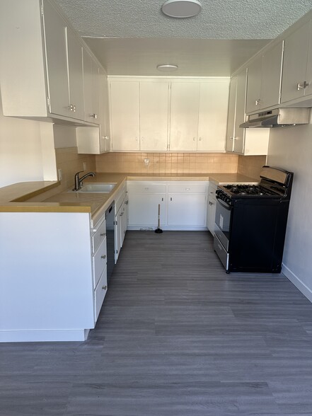Apt 7 - 4785 Don Miguel Dr
