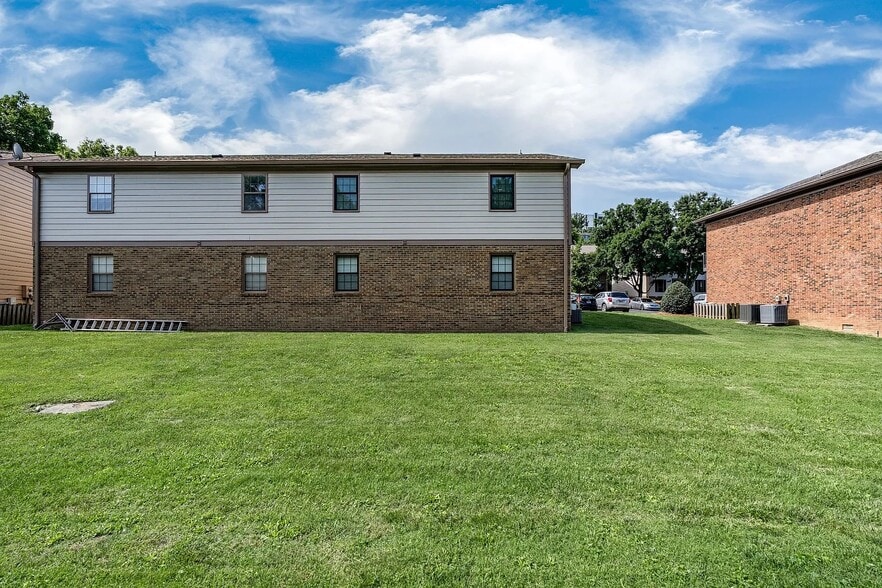 Building Photo - 5788 Brentwood Trce