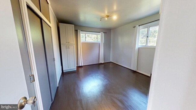 Building Photo - 6337 Phyllis Ln