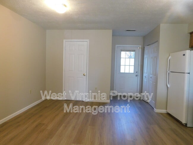 Building Photo - 3751 Summerlee Rd