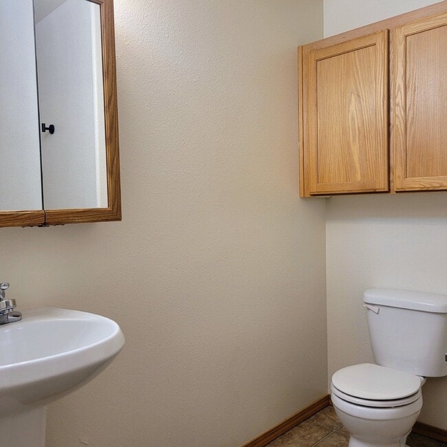 Building Photo - 450 Maylea Pl