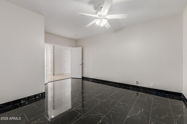 Building Photo - 10872 E Raintree Dr