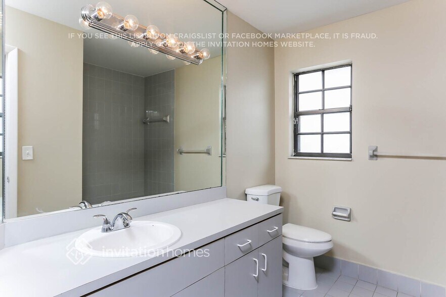 Building Photo - 4705 SW 143rd Ave