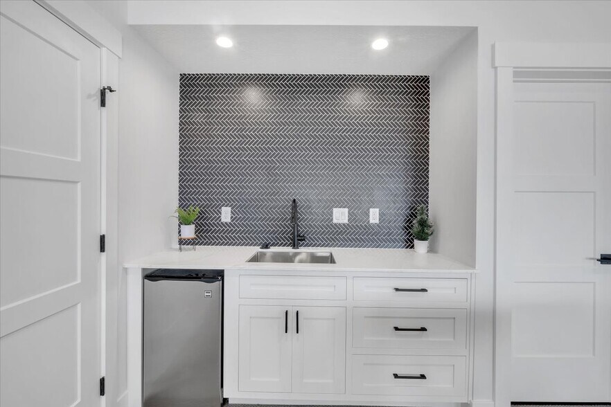 Building Photo - 1237 Sculpin Loop