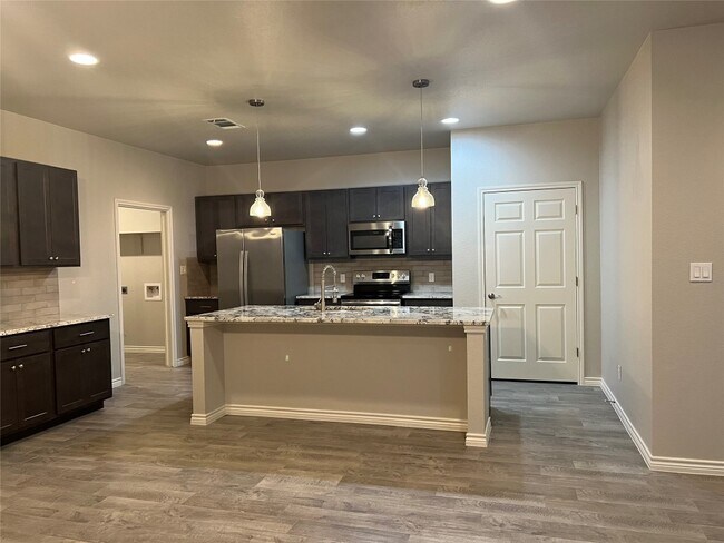 Building Photo - 629 Cr 306